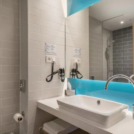 Express - By Ihg Hotel 3*