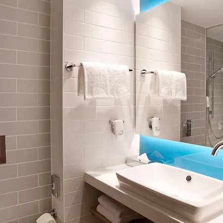 Express - By Ihg 호텔 3*